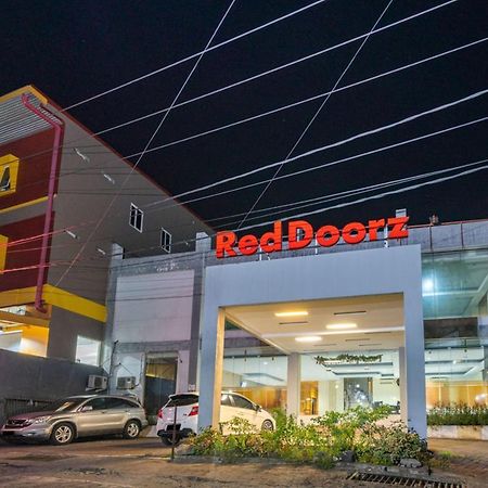 Reddoorz Near Bahu Mall Manado Malalayang Eksteriør bilde