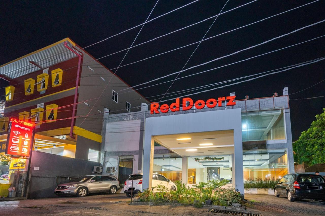 Reddoorz Near Bahu Mall Manado Malalayang Eksteriør bilde