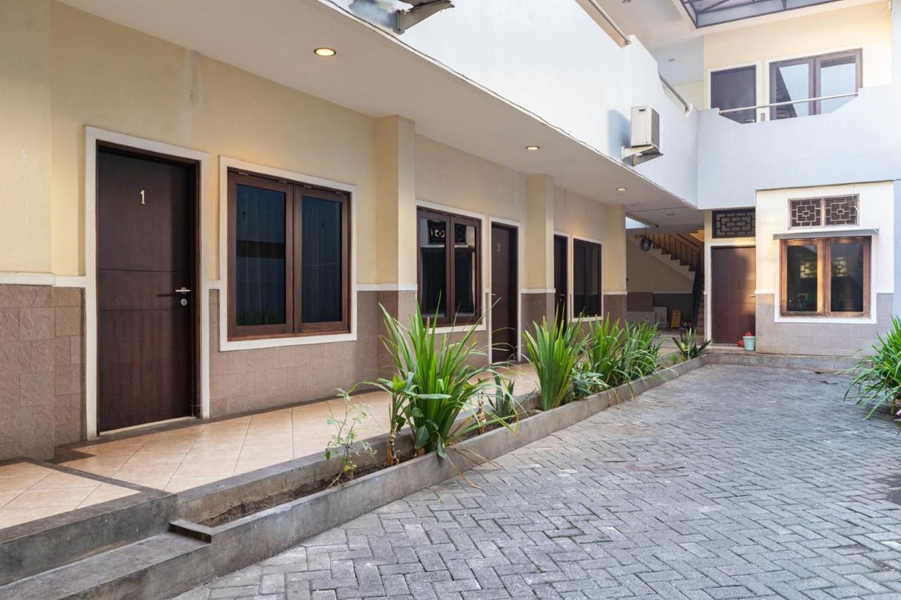 Reddoorz Near Bahu Mall Manado Malalayang Eksteriør bilde