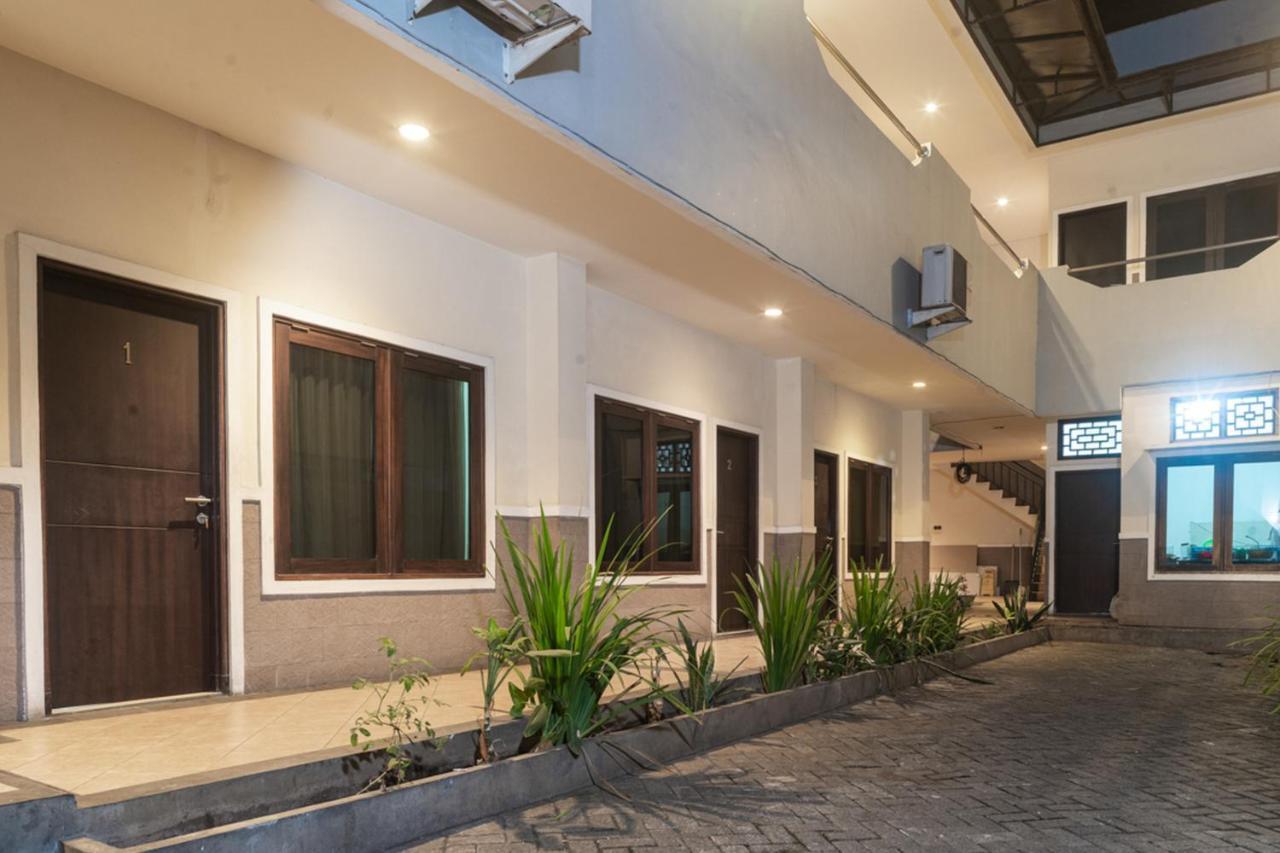 Reddoorz Near Bahu Mall Manado Malalayang Eksteriør bilde