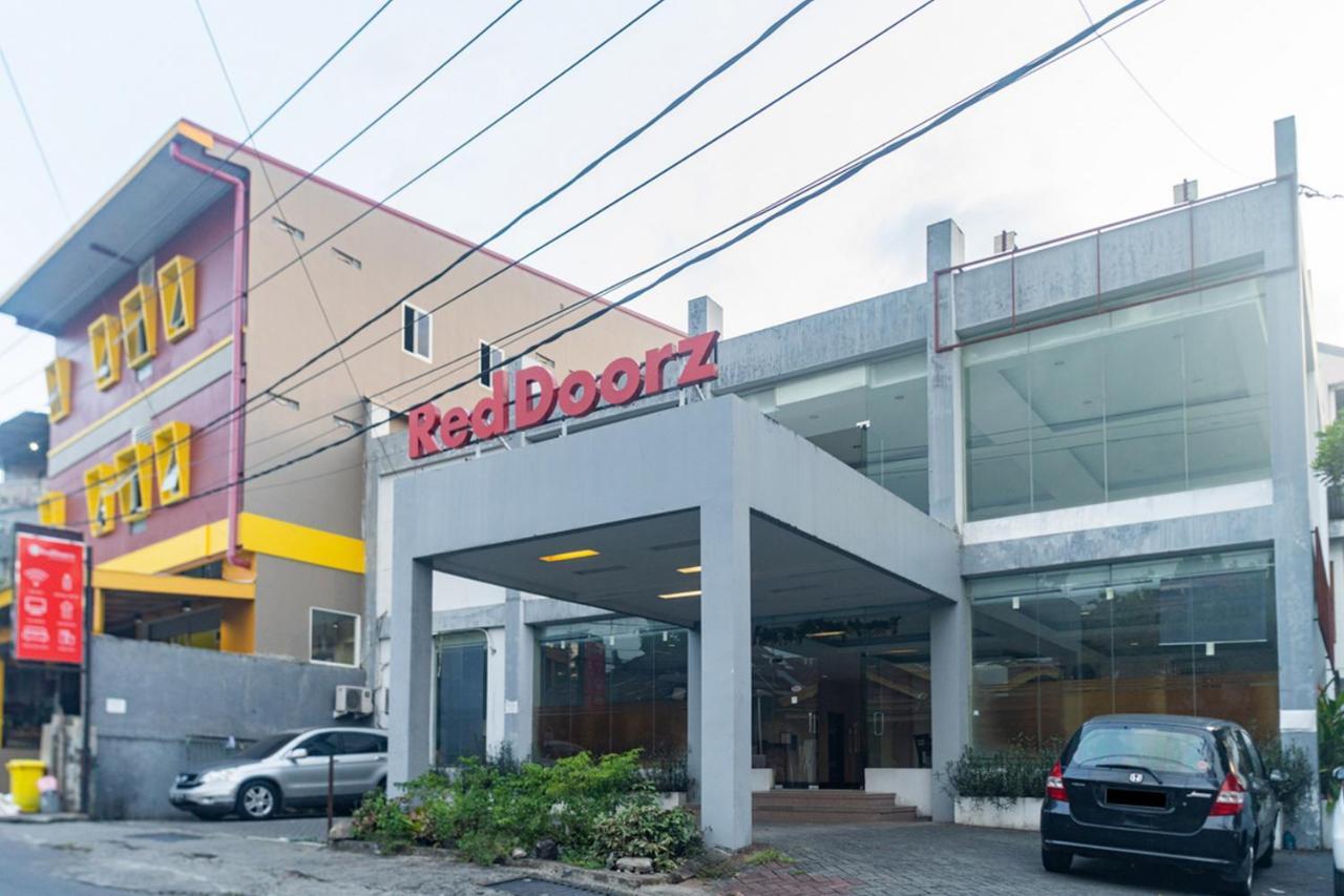 Reddoorz Near Bahu Mall Manado Malalayang Eksteriør bilde