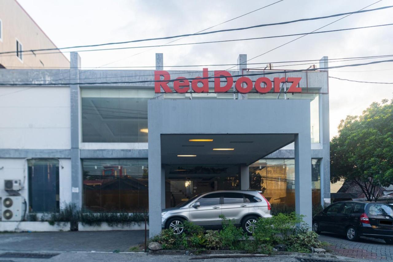 Reddoorz Near Bahu Mall Manado Malalayang Eksteriør bilde