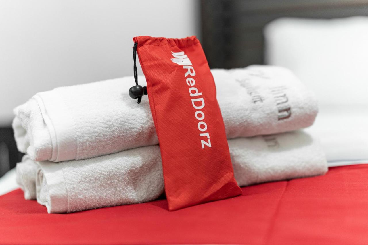 Reddoorz Near Bahu Mall Manado Malalayang Eksteriør bilde
