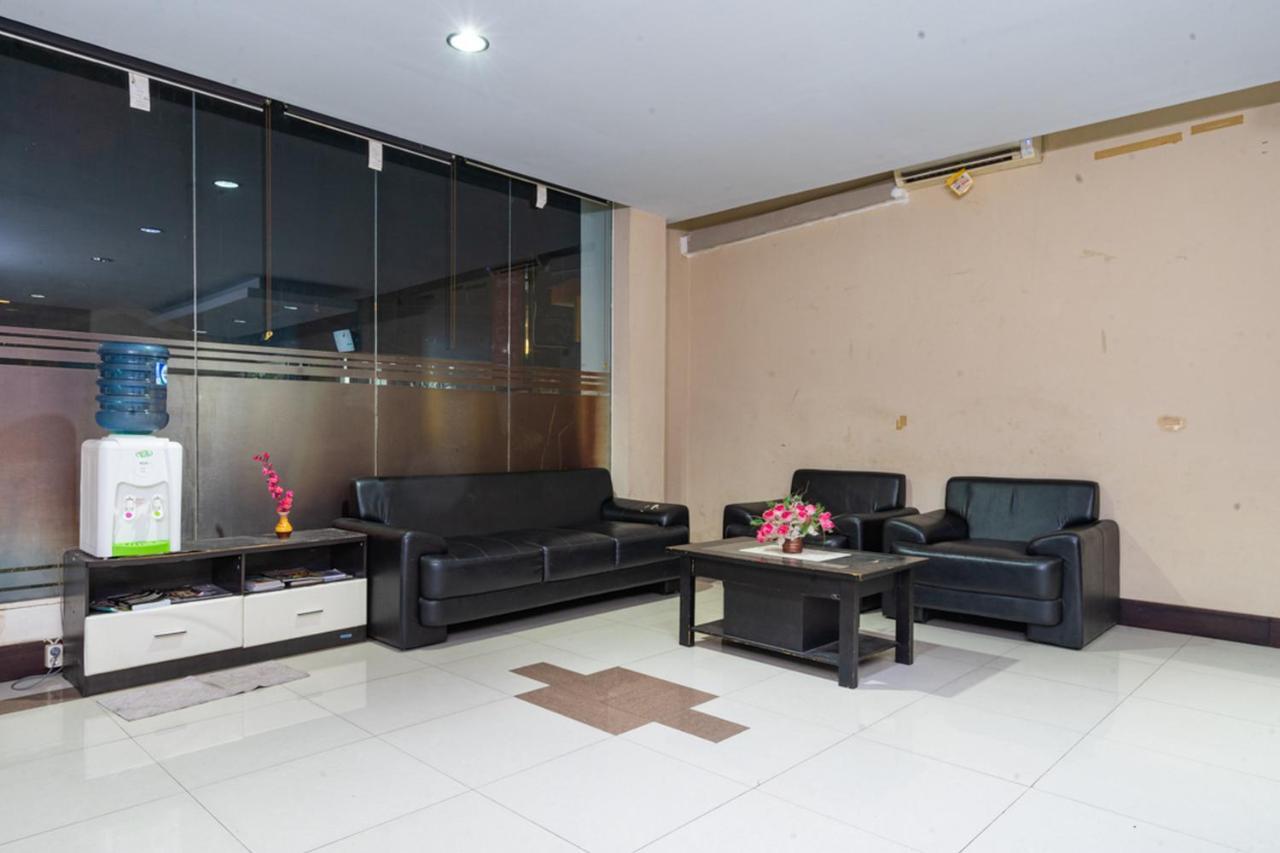 Reddoorz Near Bahu Mall Manado Malalayang Eksteriør bilde