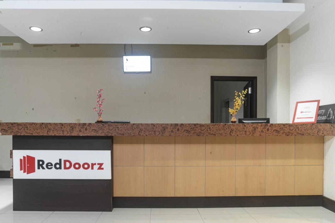 Reddoorz Near Bahu Mall Manado Malalayang Eksteriør bilde