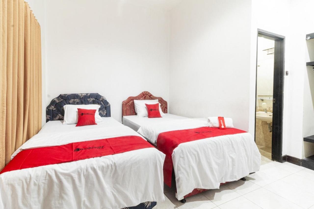 Reddoorz Near Bahu Mall Manado Malalayang Eksteriør bilde