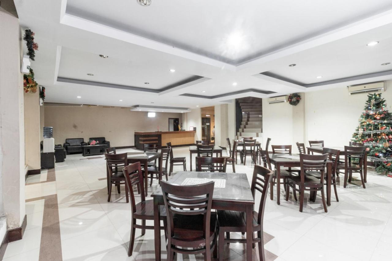Reddoorz Near Bahu Mall Manado Malalayang Eksteriør bilde