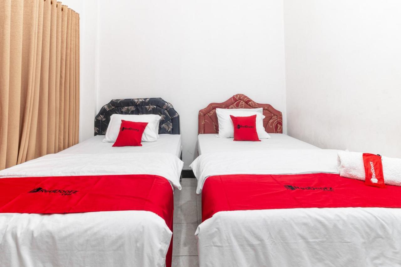 Reddoorz Near Bahu Mall Manado Malalayang Eksteriør bilde
