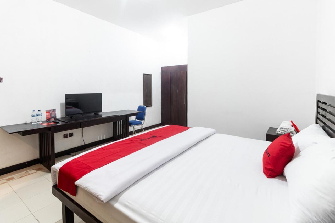 Reddoorz Near Bahu Mall Manado Malalayang Eksteriør bilde
