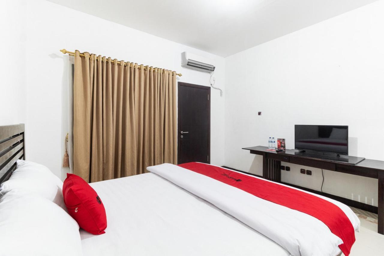 Reddoorz Near Bahu Mall Manado Malalayang Eksteriør bilde